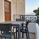 Lovely 1-bedroom Unit With Free Parking On Premises Apartmán Sarandë