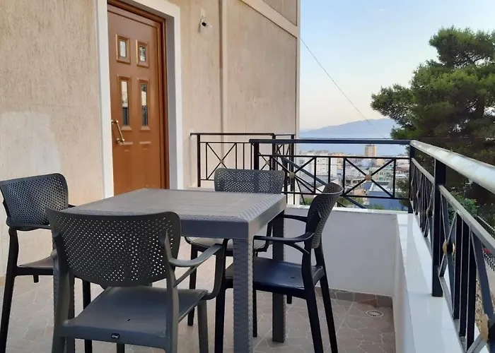 Lovely 1-bedroom Unit With Free Parking On Premises Appartamento Sarandë