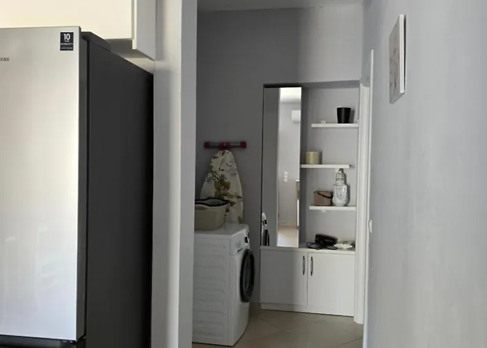 아파트 Lovely 1-bedroom Unit With Free Parking On Premises Sarandë