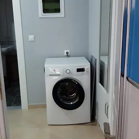 Lovely 1-bedroom Unit With Free Parking On Premises