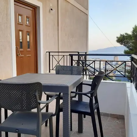 Lovely 1-bedroom Unit With Free Parking On Premises Daire Saranda