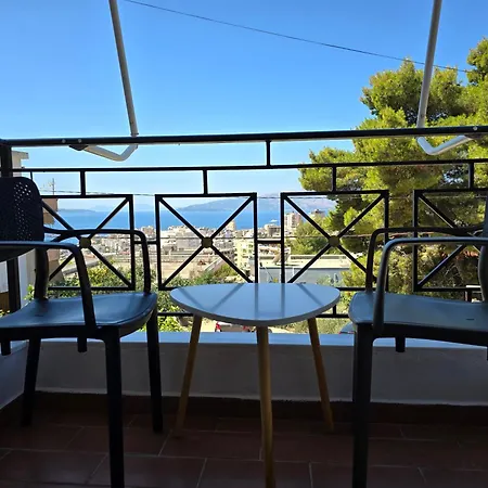 Lovely 1-bedroom Unit With Free Parking On Premises Apartamento Sarandë