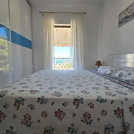 Lovely 1-bedroom Unit With Free Parking On Premises Daire