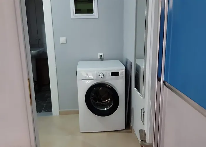 Lovely 1-bedroom Unit With Free Parking On Premises
