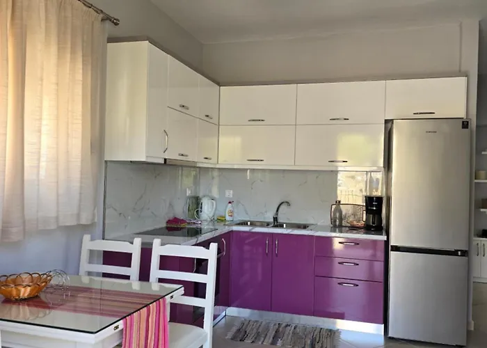Lovely 1-bedroom Unit With Free Parking On Premises Appartement